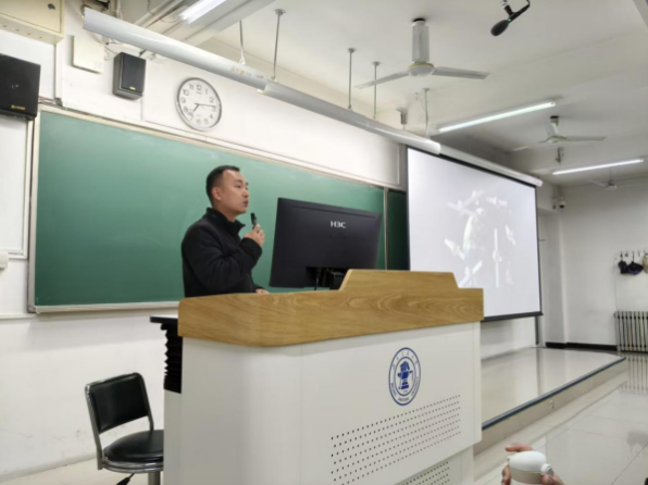 截屏2025-11-13 22.08.47.png