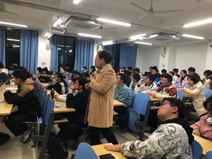 截屏2025-11-13 22.13.50.png